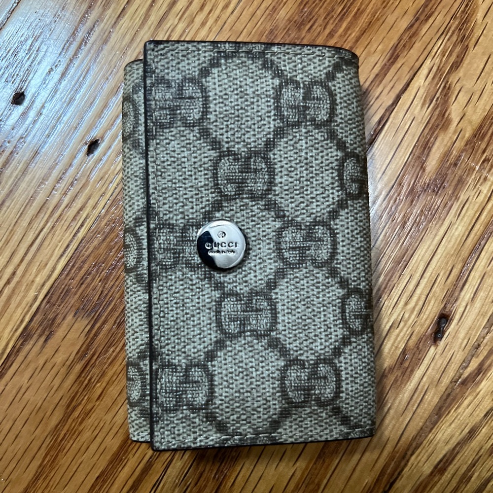 Gucci GG Supreme Key Case